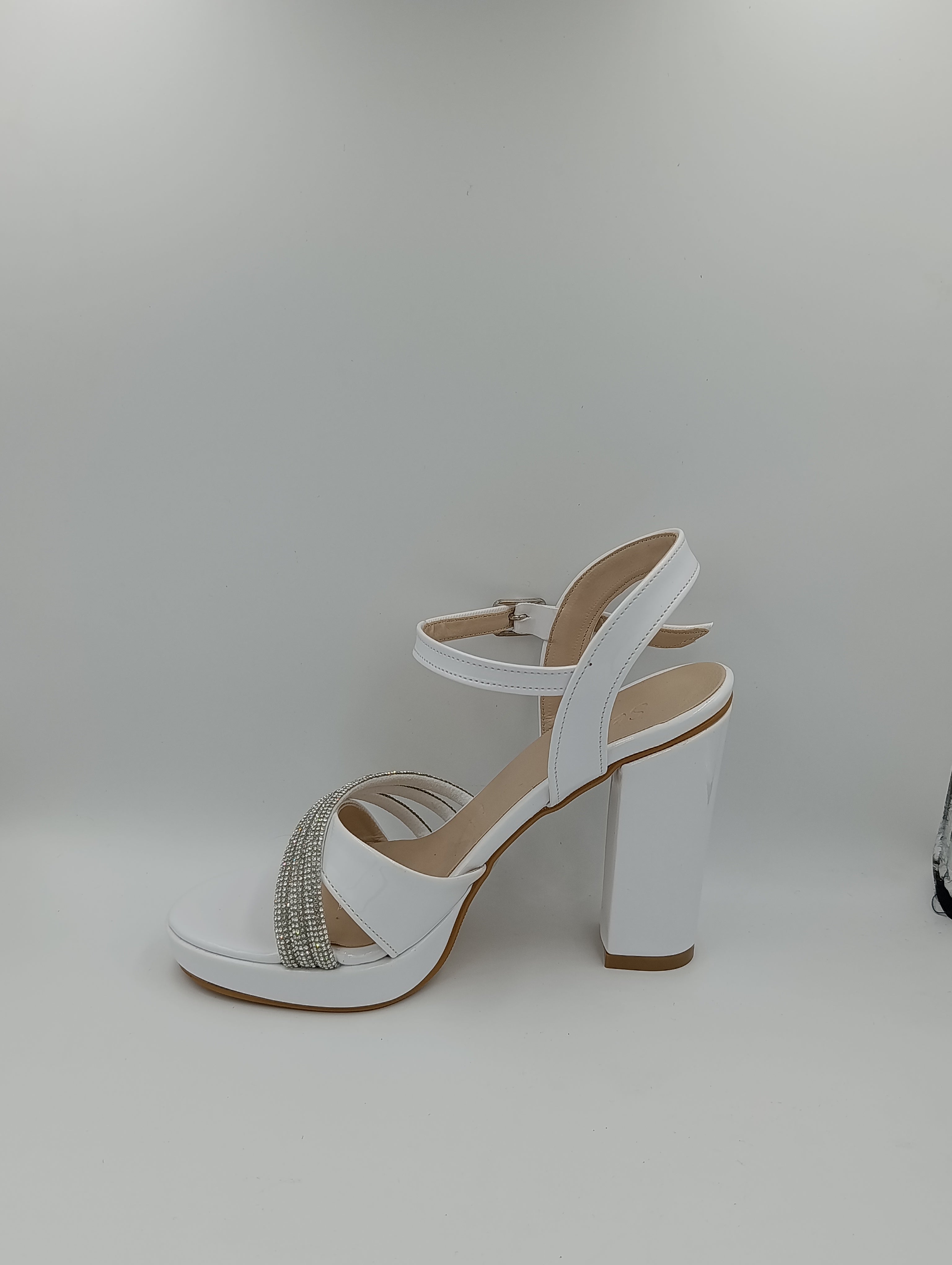Çapraz Bantlı Kalın Topuk 12 Cm Beyaz Suni Deri Taşlı Platform