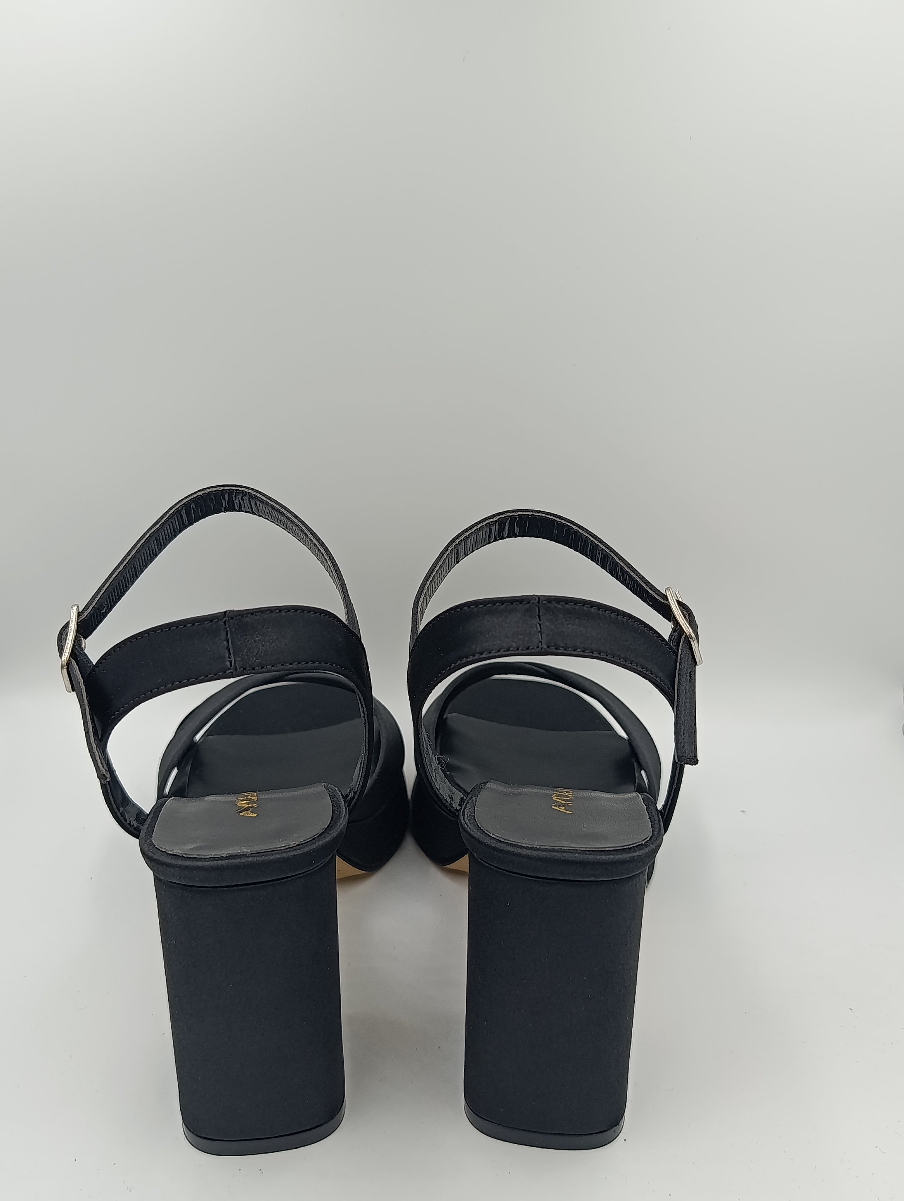 Çapraz Bantlı Kalın Topuk 10 Cm Siyah Saten Platform