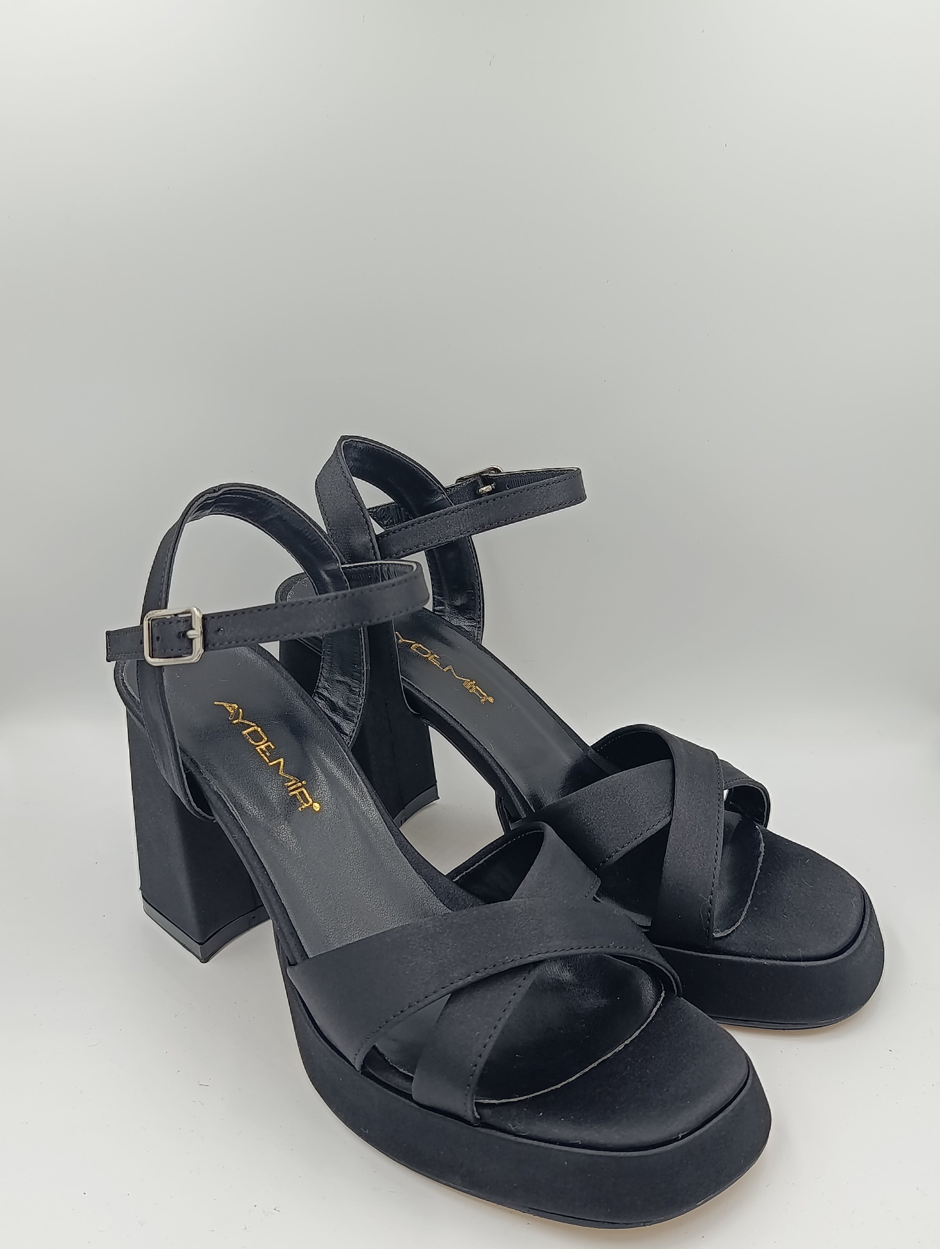 Çapraz Bantlı Kalın Topuk 10 Cm Siyah Saten Platform