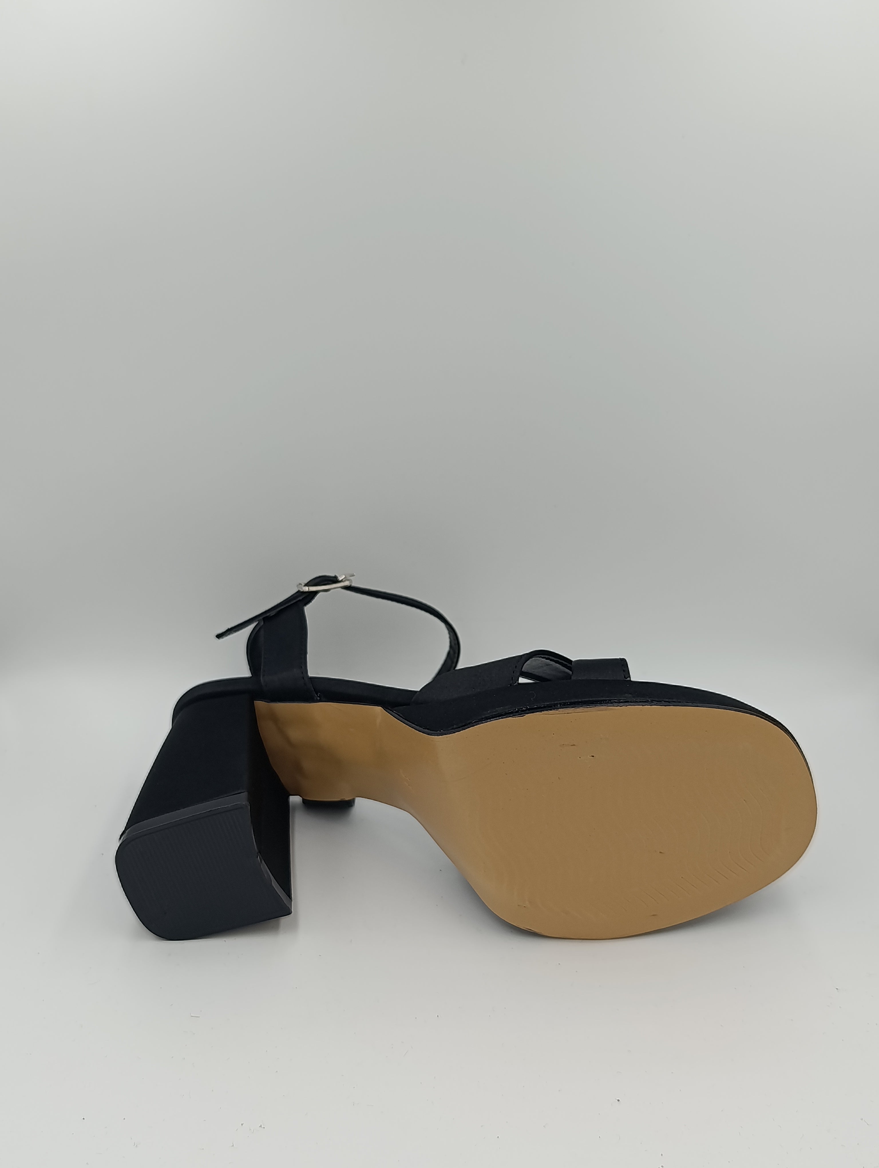 Çapraz Bantlı Kalın Topuk 10 Cm Siyah Saten Platform