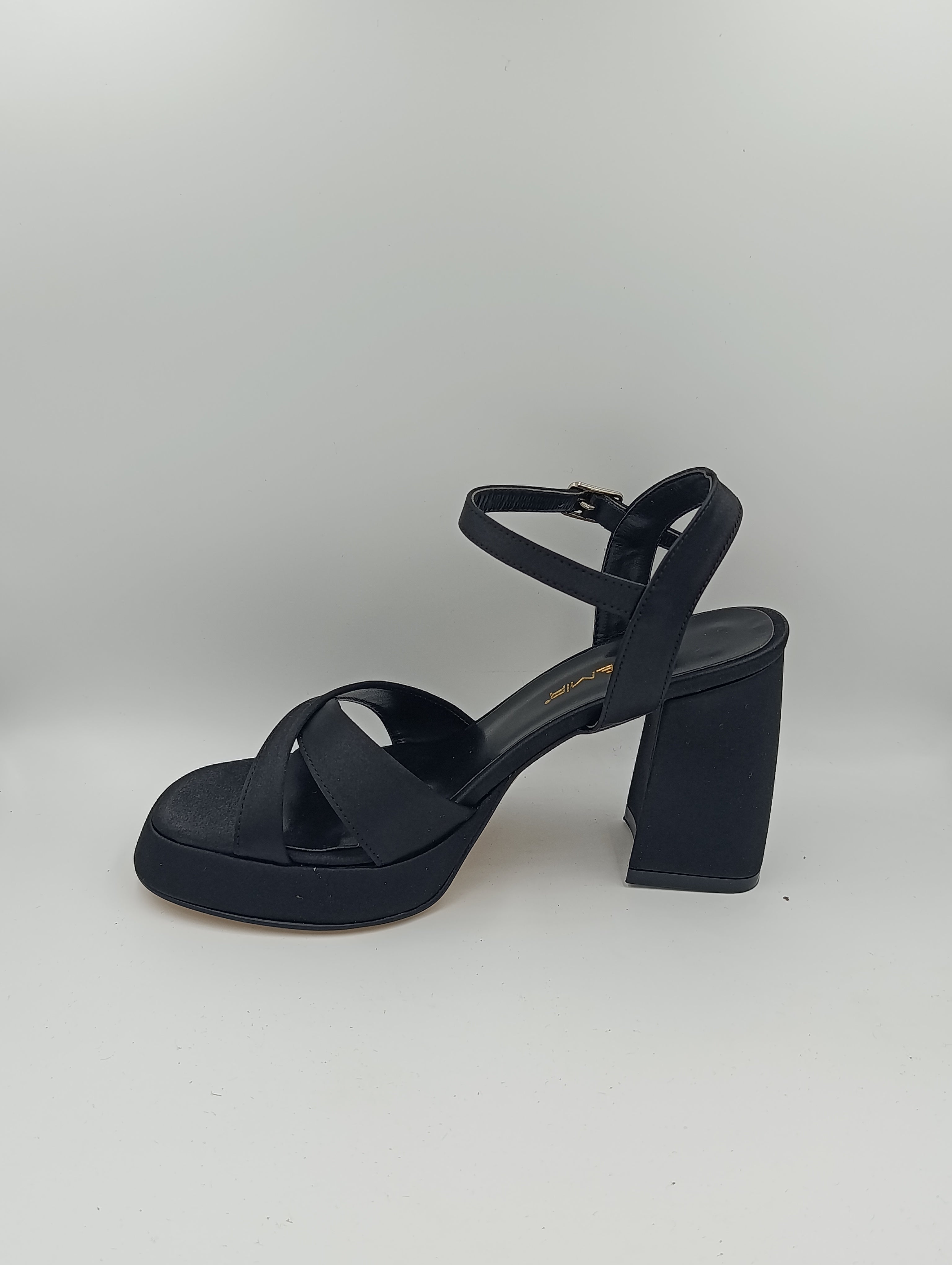 Çapraz Bantlı Kalın Topuk 10 Cm Siyah Saten Platform