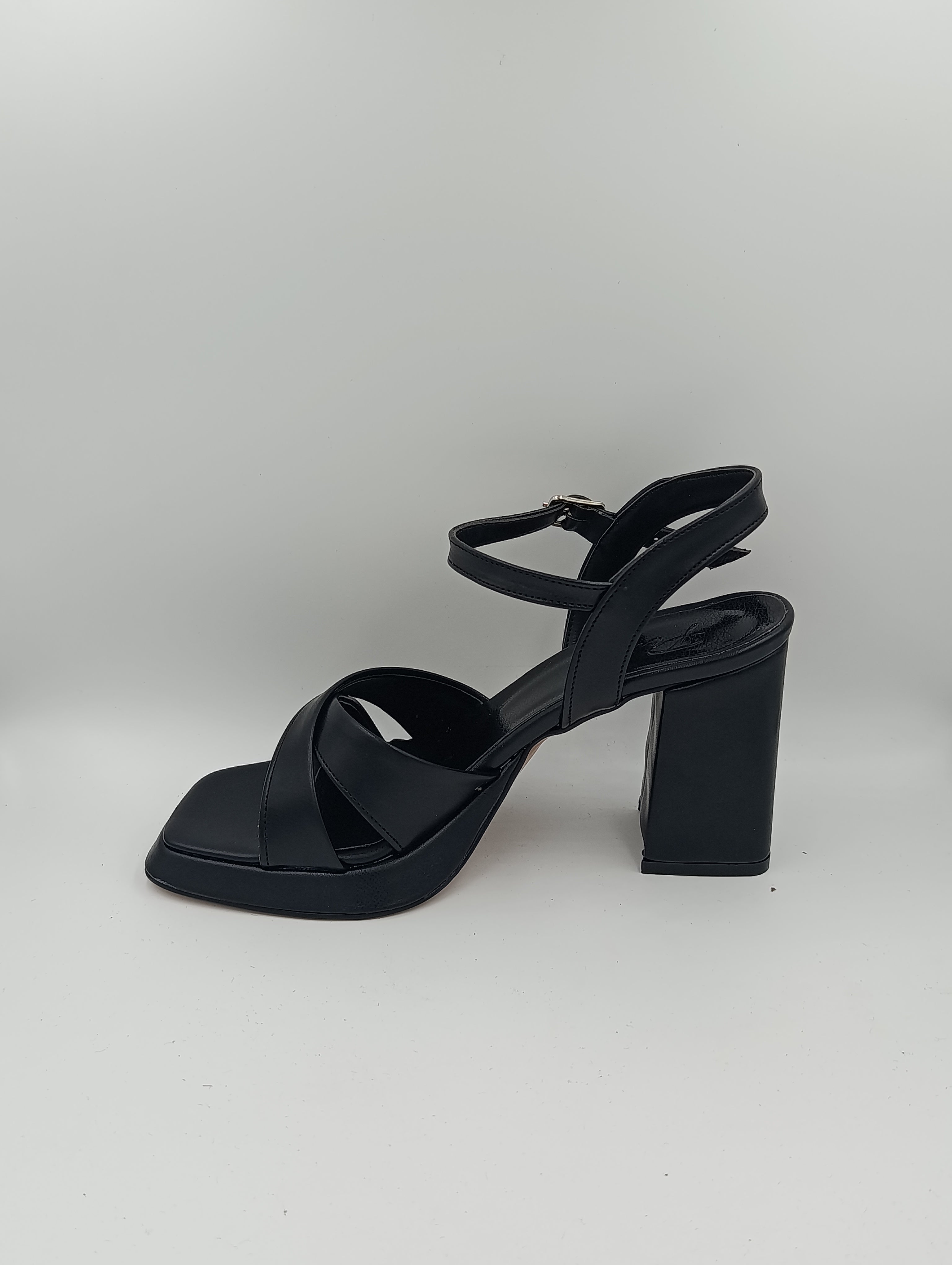 Çapraz Bantlı Kalın Topuk 10 Cm Siyah Suni Deri Platform