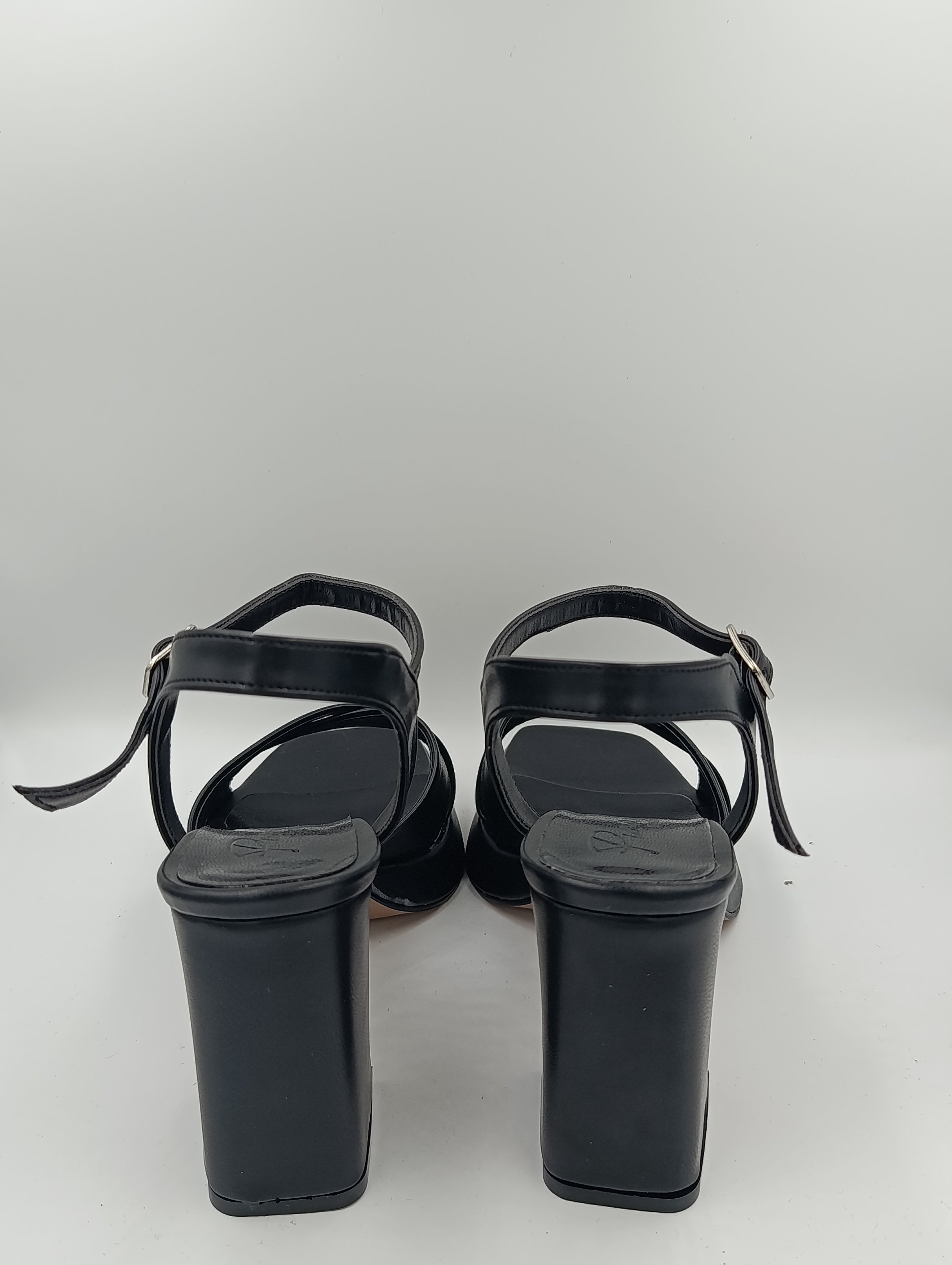 Çapraz Bantlı Kalın Topuk 10 Cm Siyah Suni Deri Platform