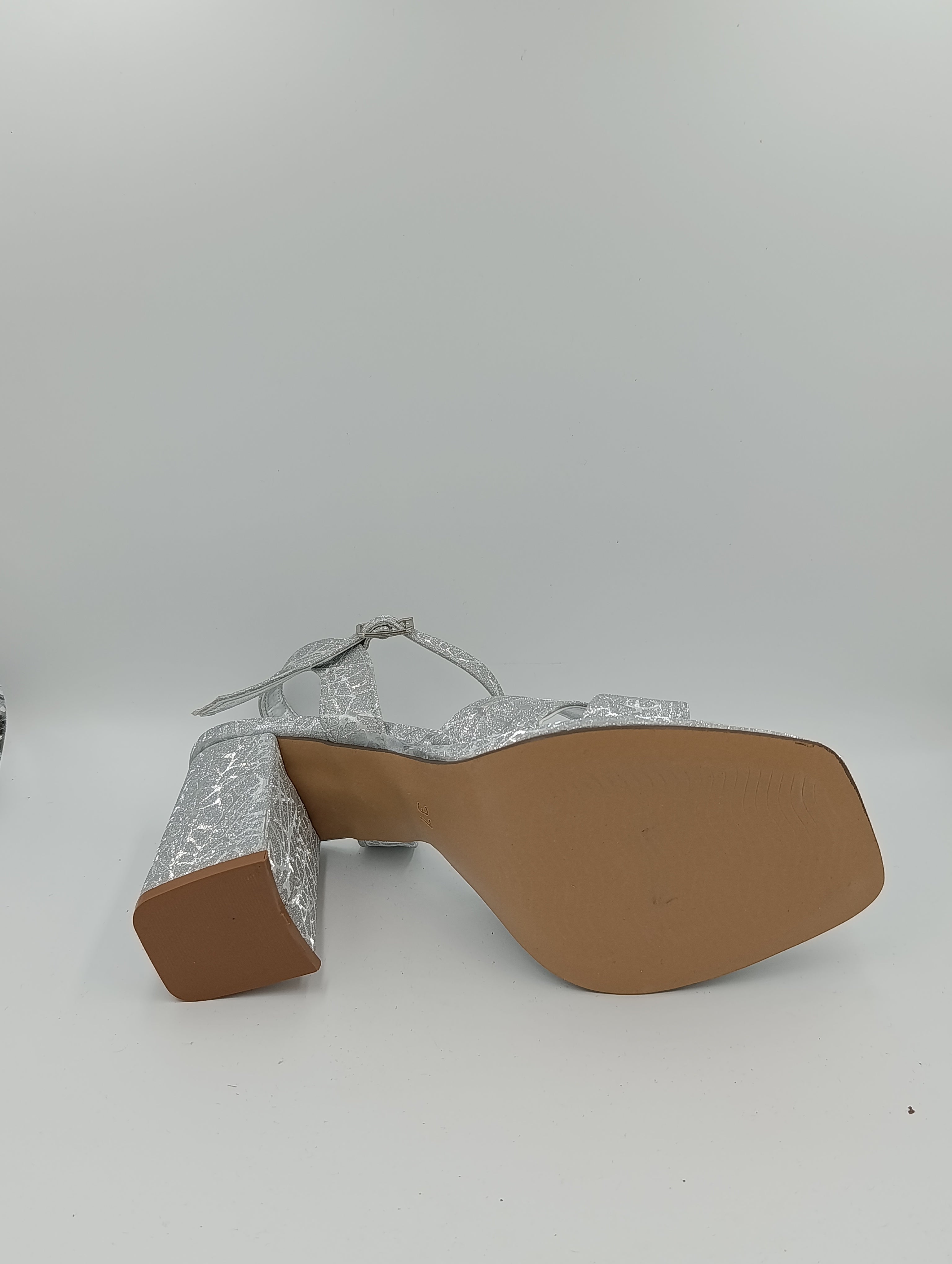 Çapraz Bantlı Kalın Topuk 10 Cm Gümüş Işıltılı Platform