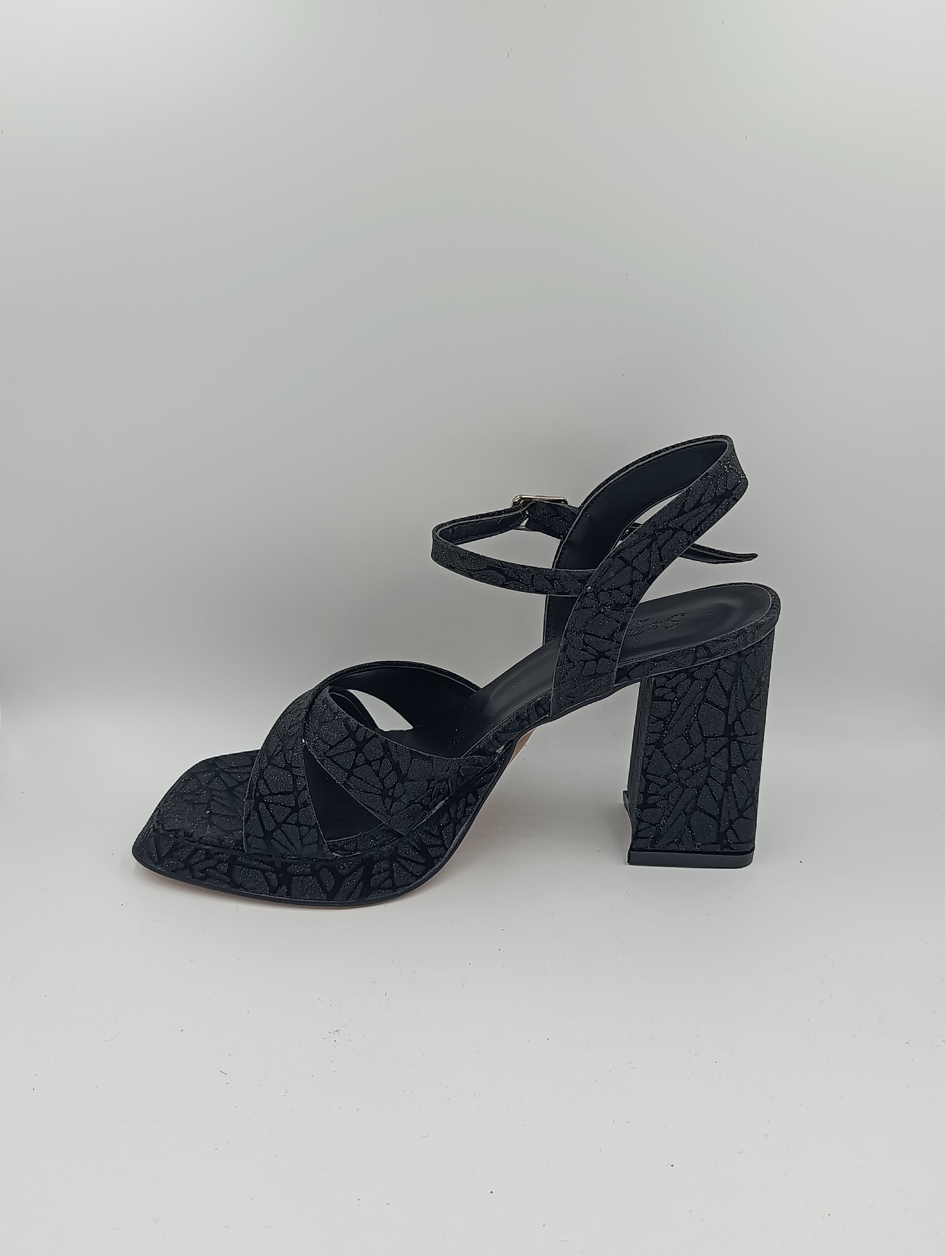 Çapraz Bantlı Kalın Topuk 10 Cm Siyah Işıltılı Platform