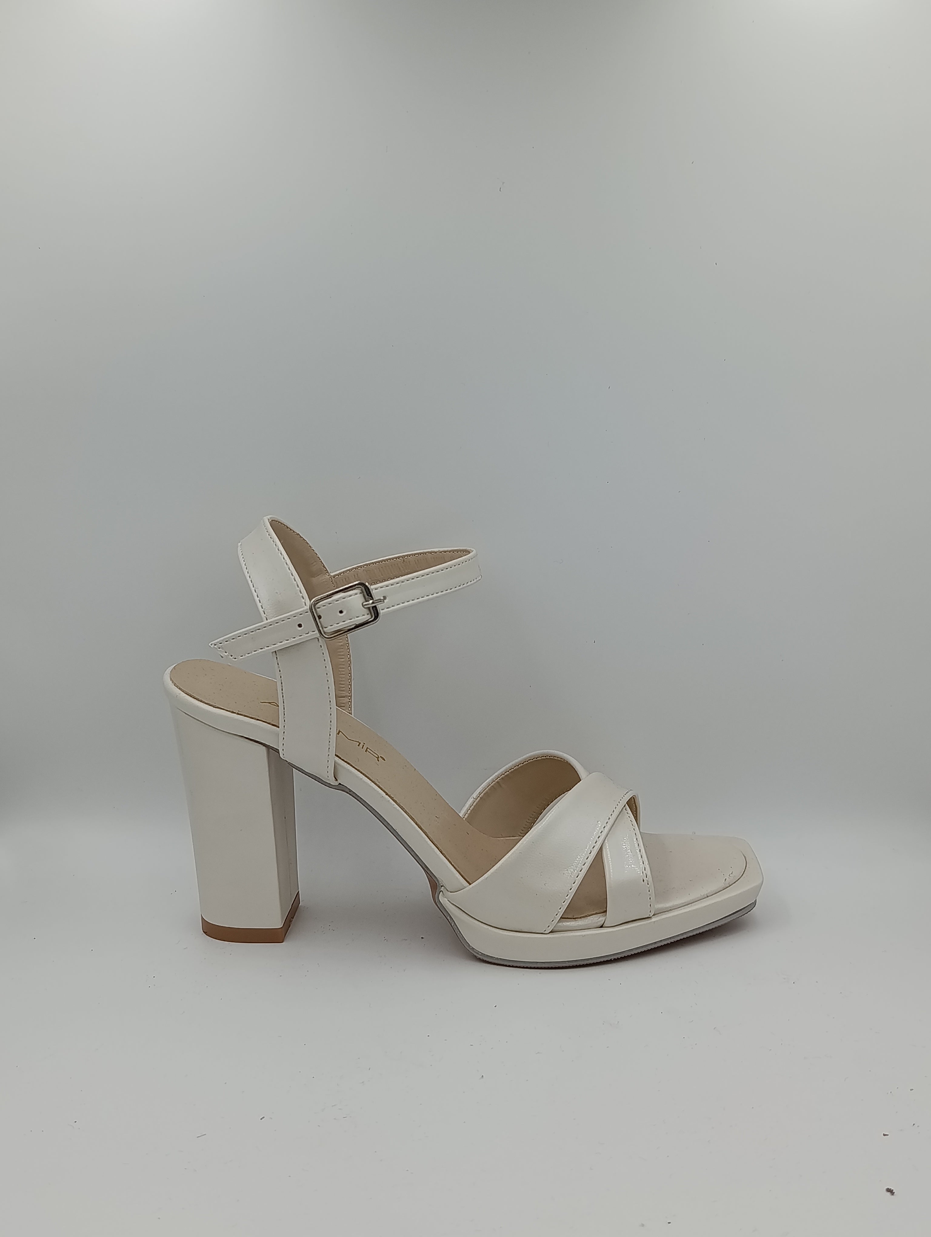Çapraz Bantlı Kalın Topuk 10 Cm Bej Suni Deri Platform
