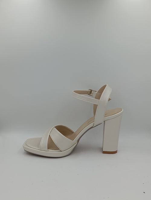 Çapraz Bantlı Kalın Topuk 10 Cm Bej Suni Deri Platform