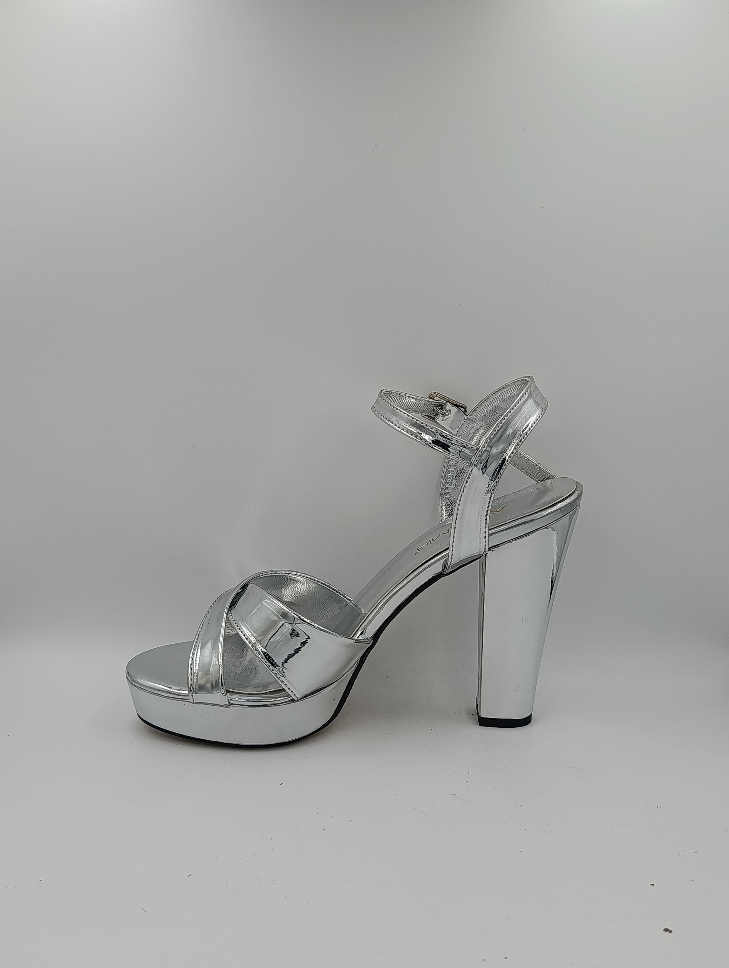 Çapraz Bantlı Kalın Topuk 12 Cm Gümüş Rugan Platform