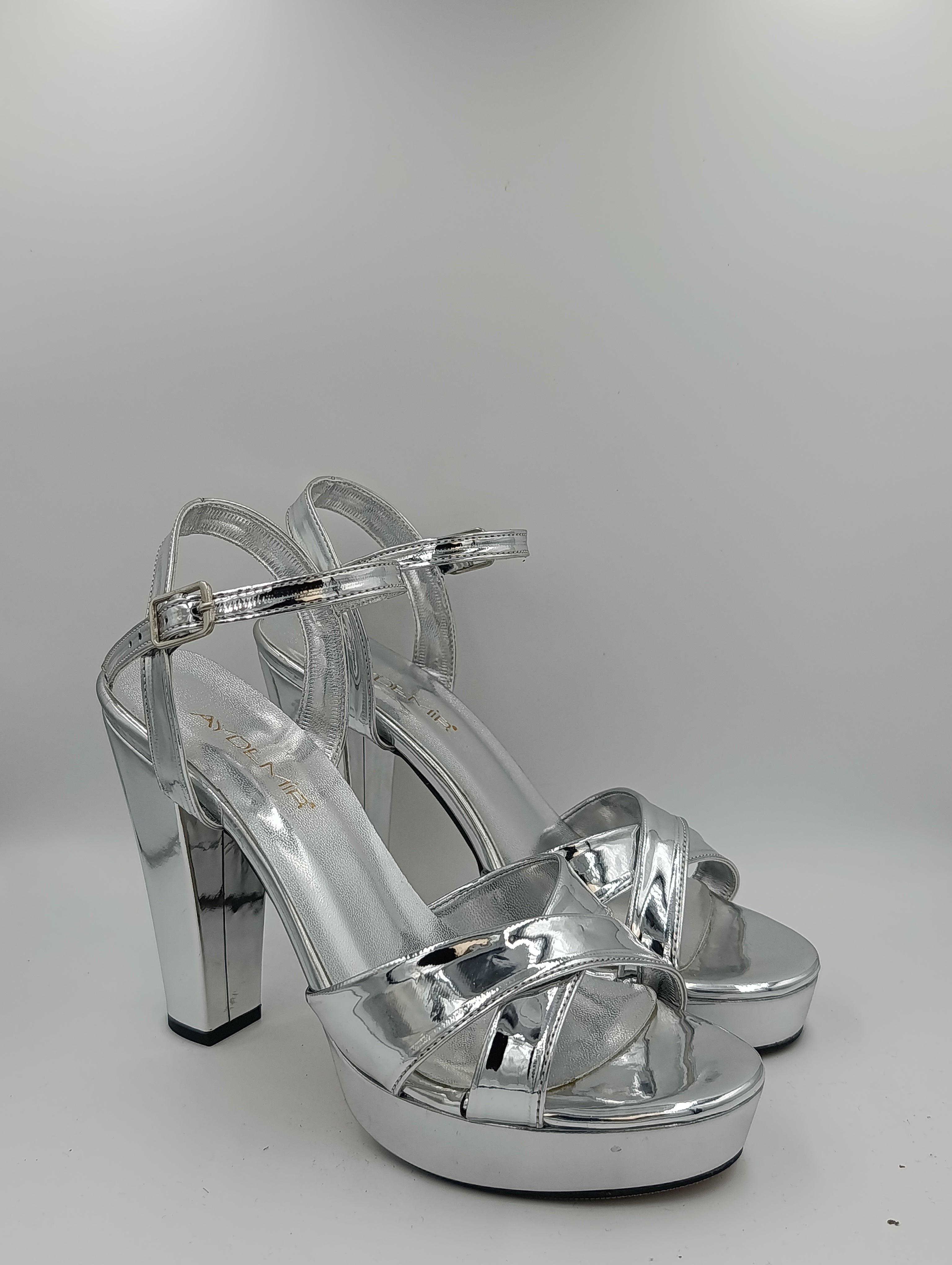 Çapraz Bantlı Kalın Topuk 12 Cm Gümüş Rugan Platform
