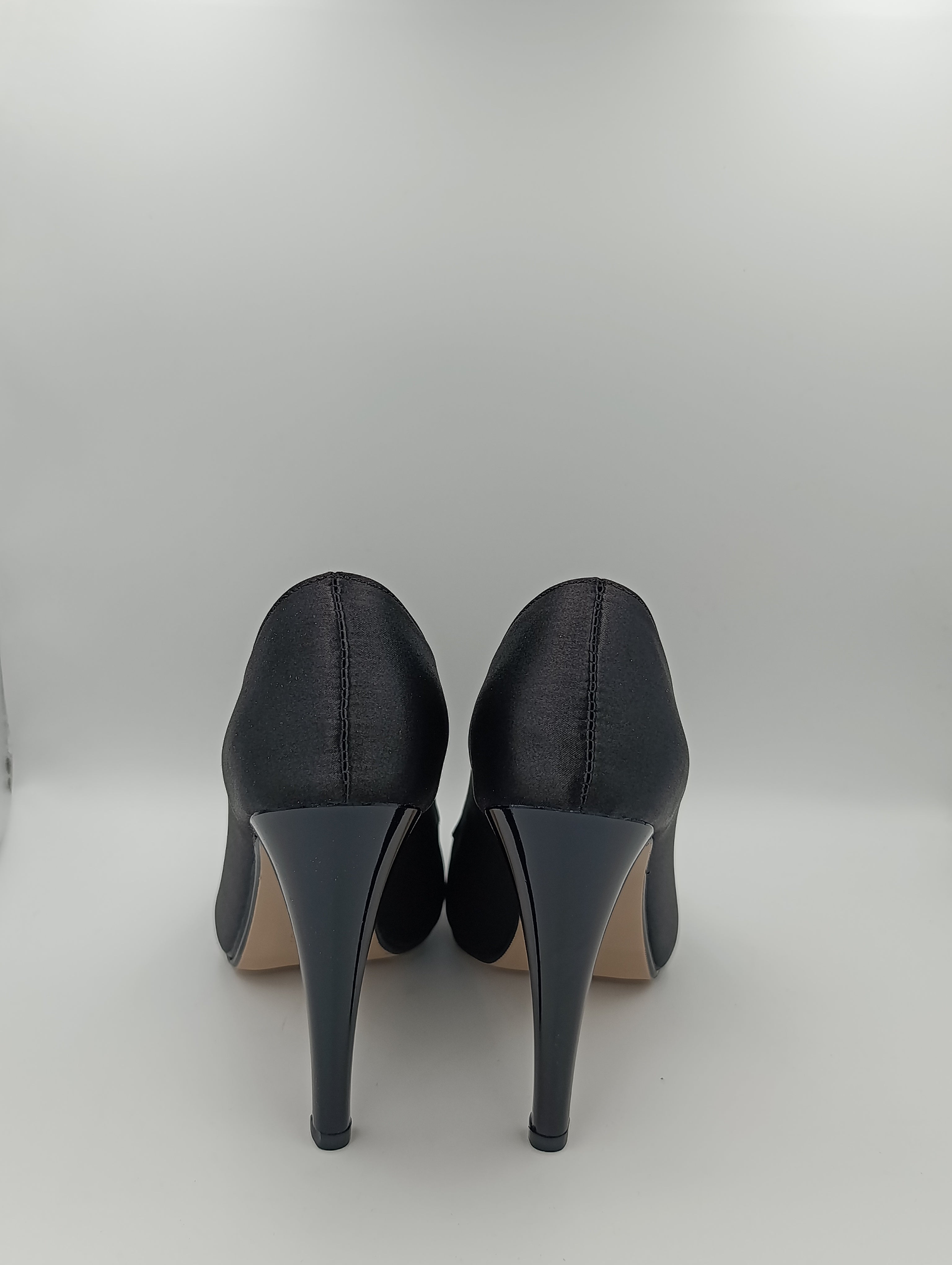 Premium Siyah Saten İnce Topuk Stiletto