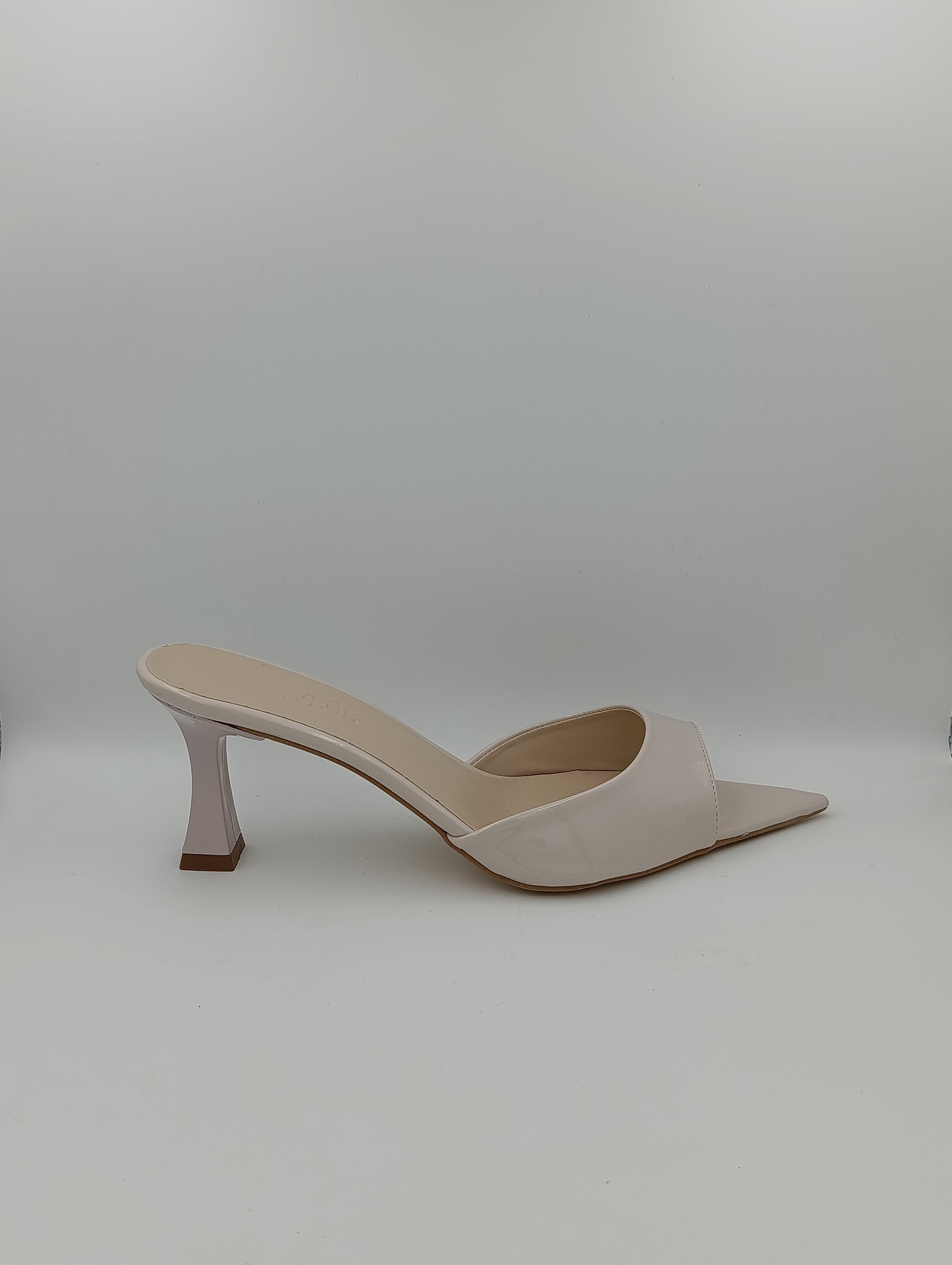 Bej Rugan 8 Cm Kadeh Topuklu Kadın Terlik