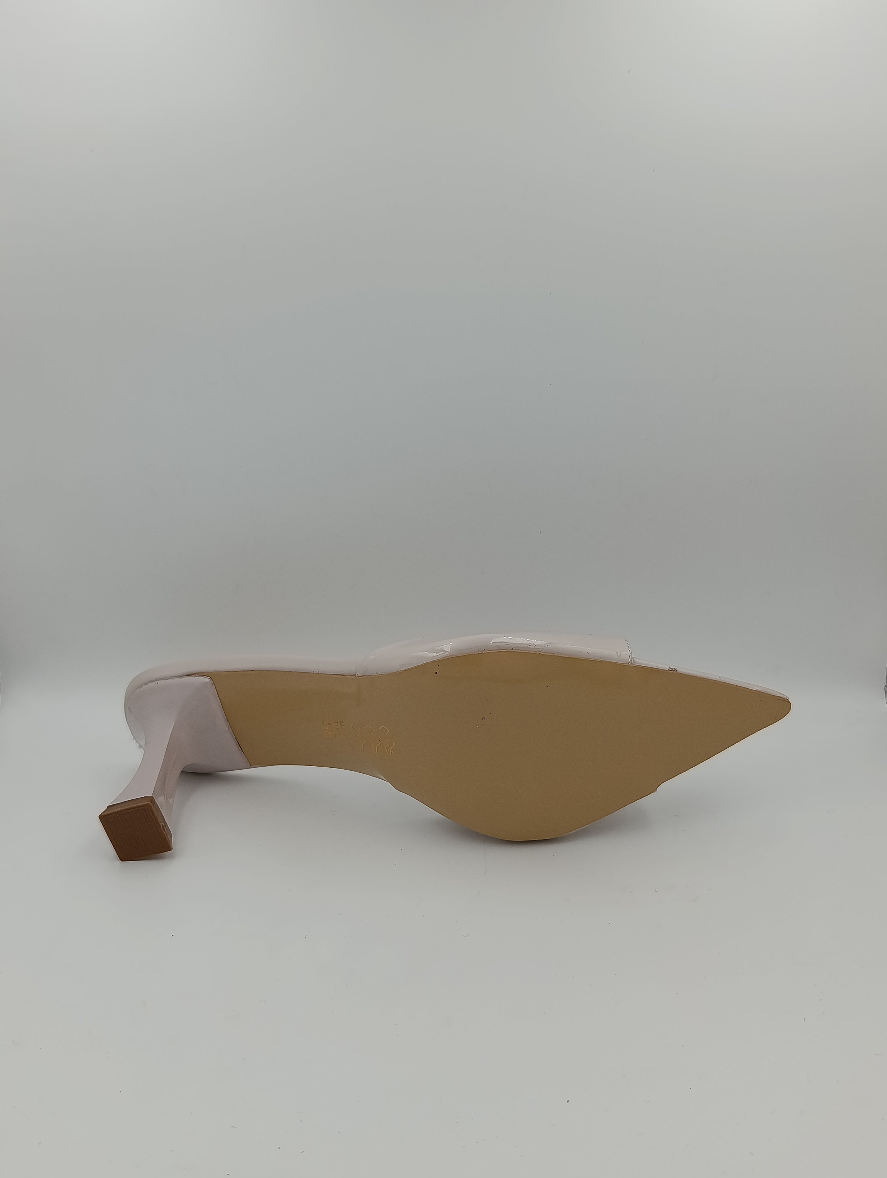 Bej Rugan 8 Cm Kadeh Topuklu Kadın Terlik