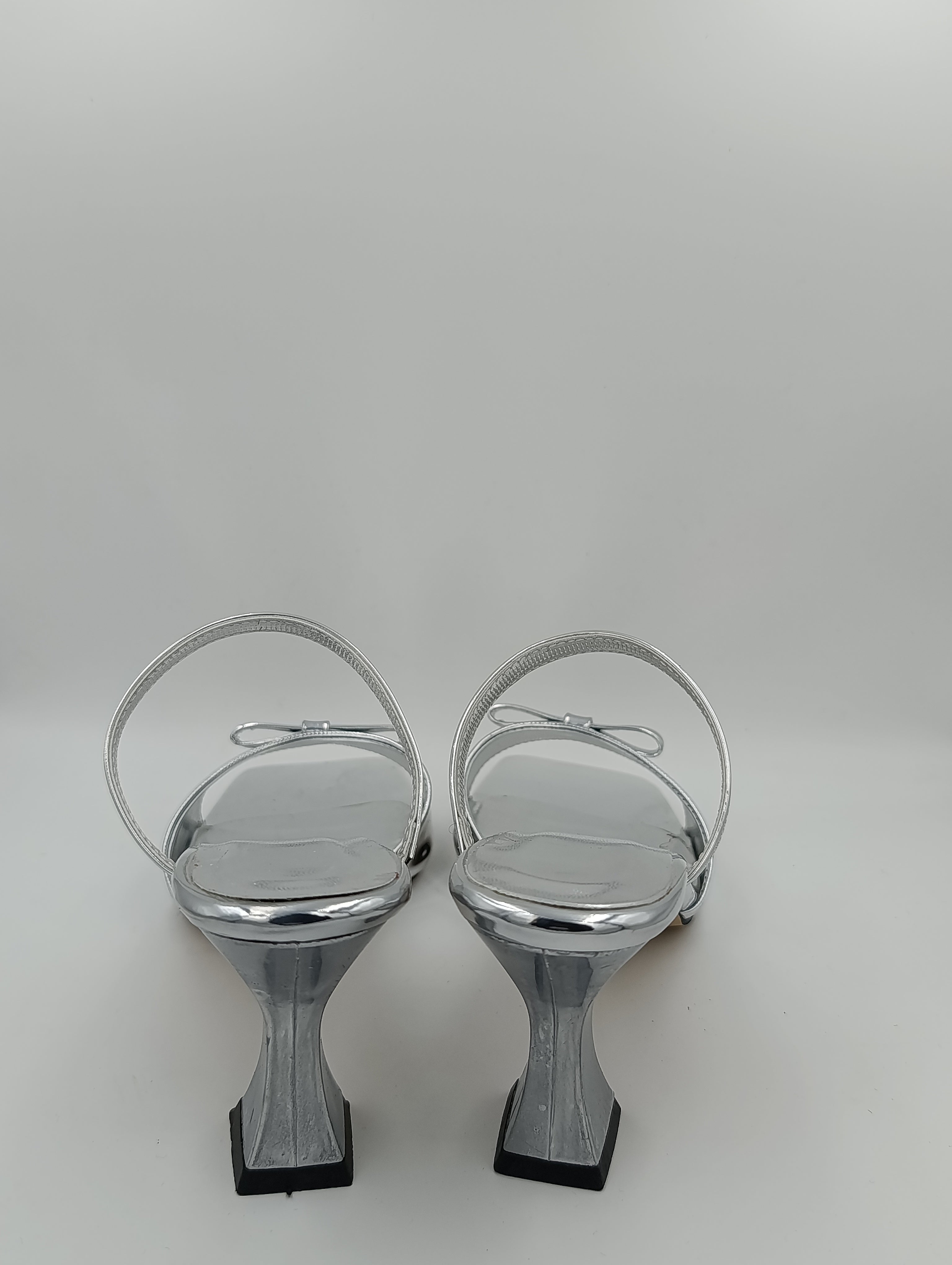 Gümüş Rugan 8 Cm Kadeh Topuklu Kadın Terlik