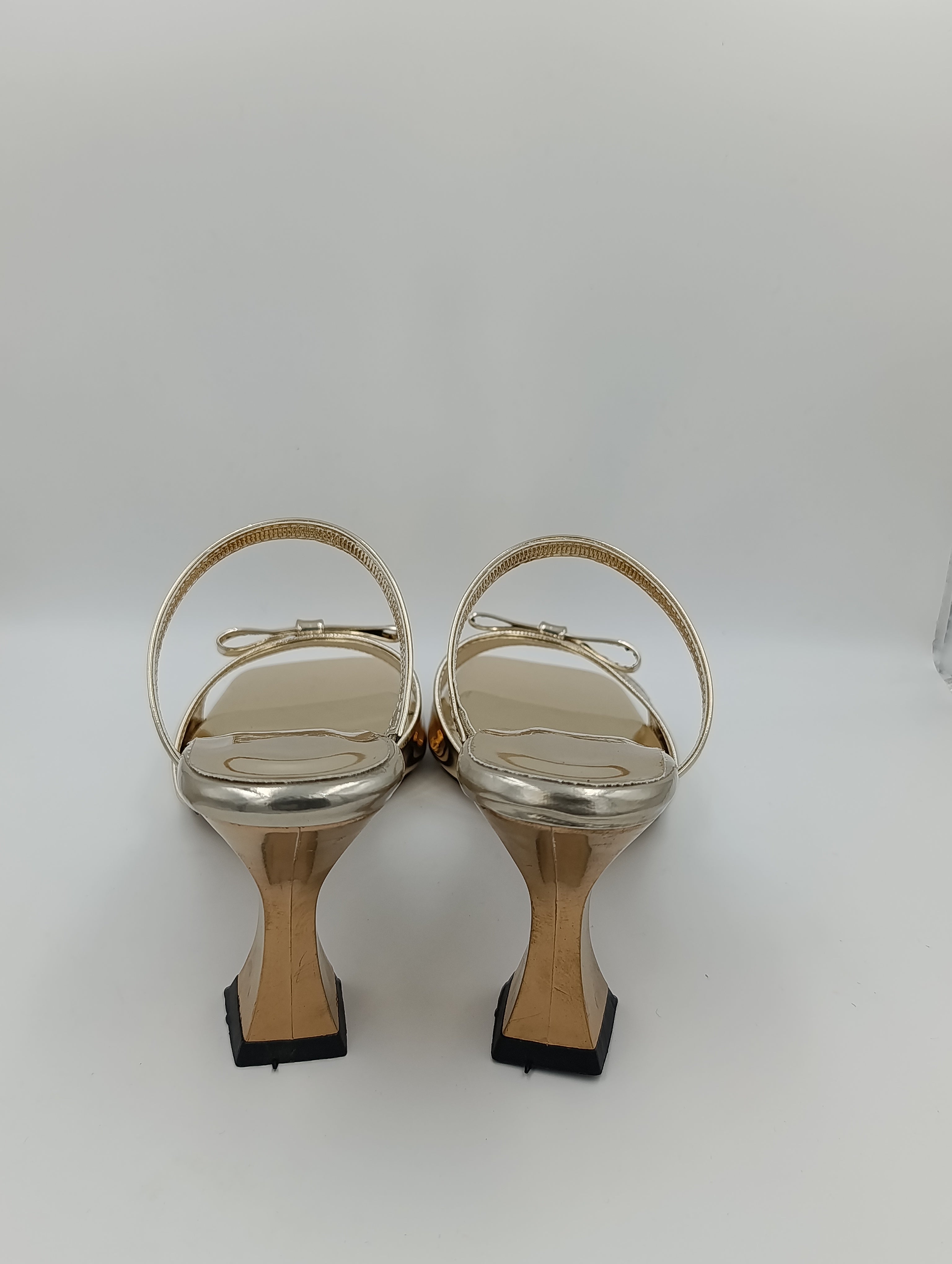 Gold Rugan 8 Cm Kadeh Topuklu Kadın Terlik